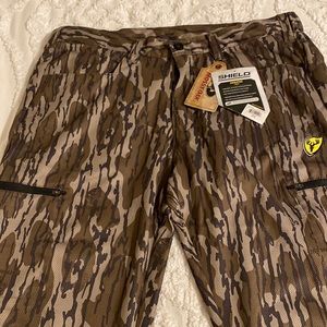 Men’s camo pants